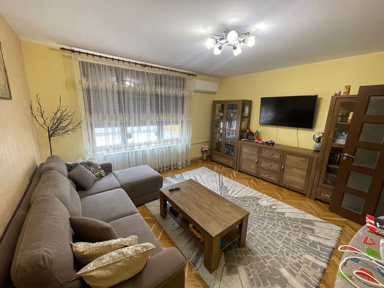 Продава се Тристаен апартамент в Плевен, Широк център - 83 кв.м за 1994 €/кв.м - Снимка #8