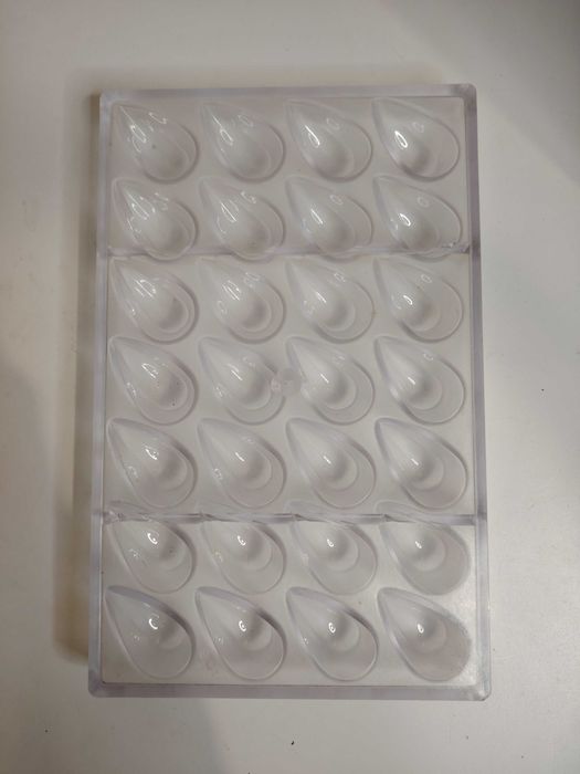 Поликарбонатни форми за шоколадови бонбони