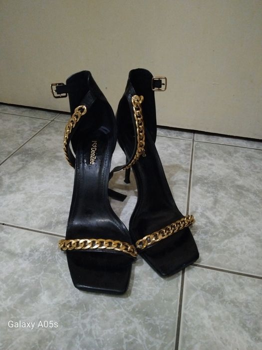 Дамски сандали на ток размер 37