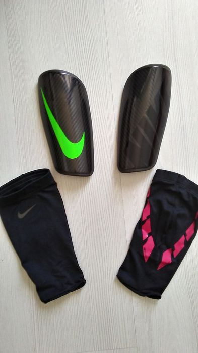 Aparatori fotbal profesionale Nike mercurial guard lock