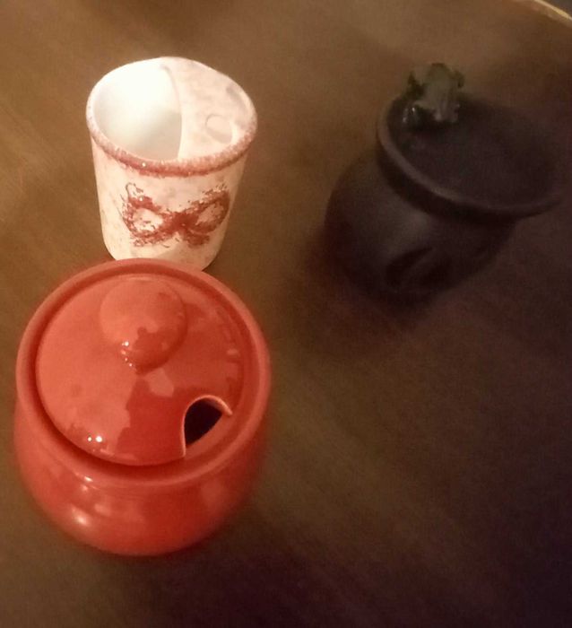 Красиви декоративни керамични фигурки, захарница - за подаръци