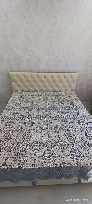 Покрывало вязанное крючком. 180 см. на 200см. Срочно продам..