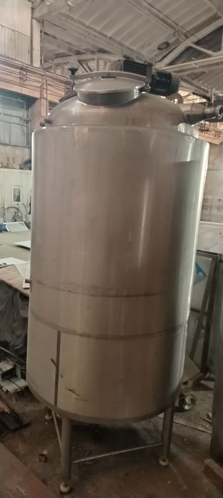 Продам ёмкость, реактор 2м. куб
