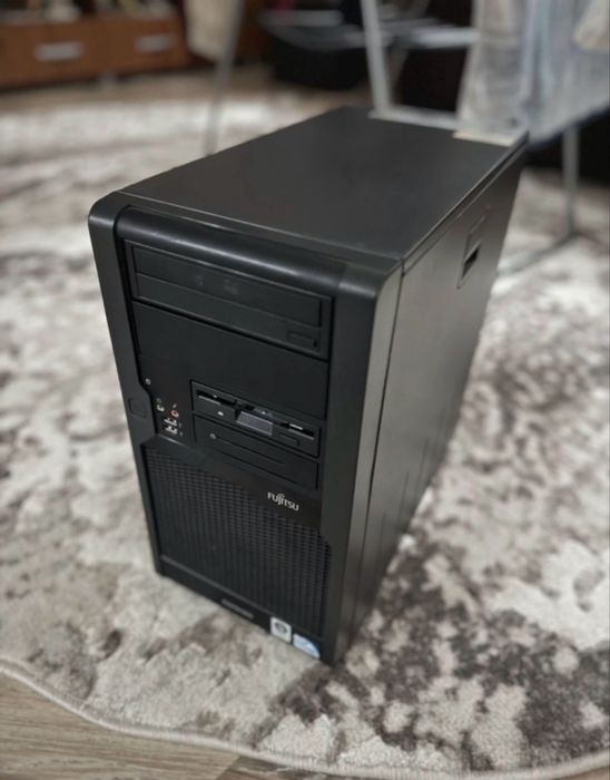 Unitate PC Esprimo P5730 E - STAR5