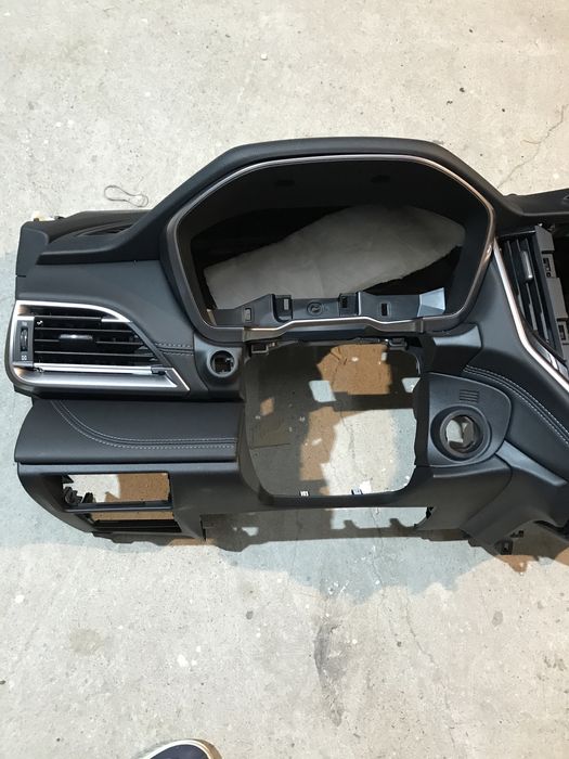 Plansa bord subaru outback 2021