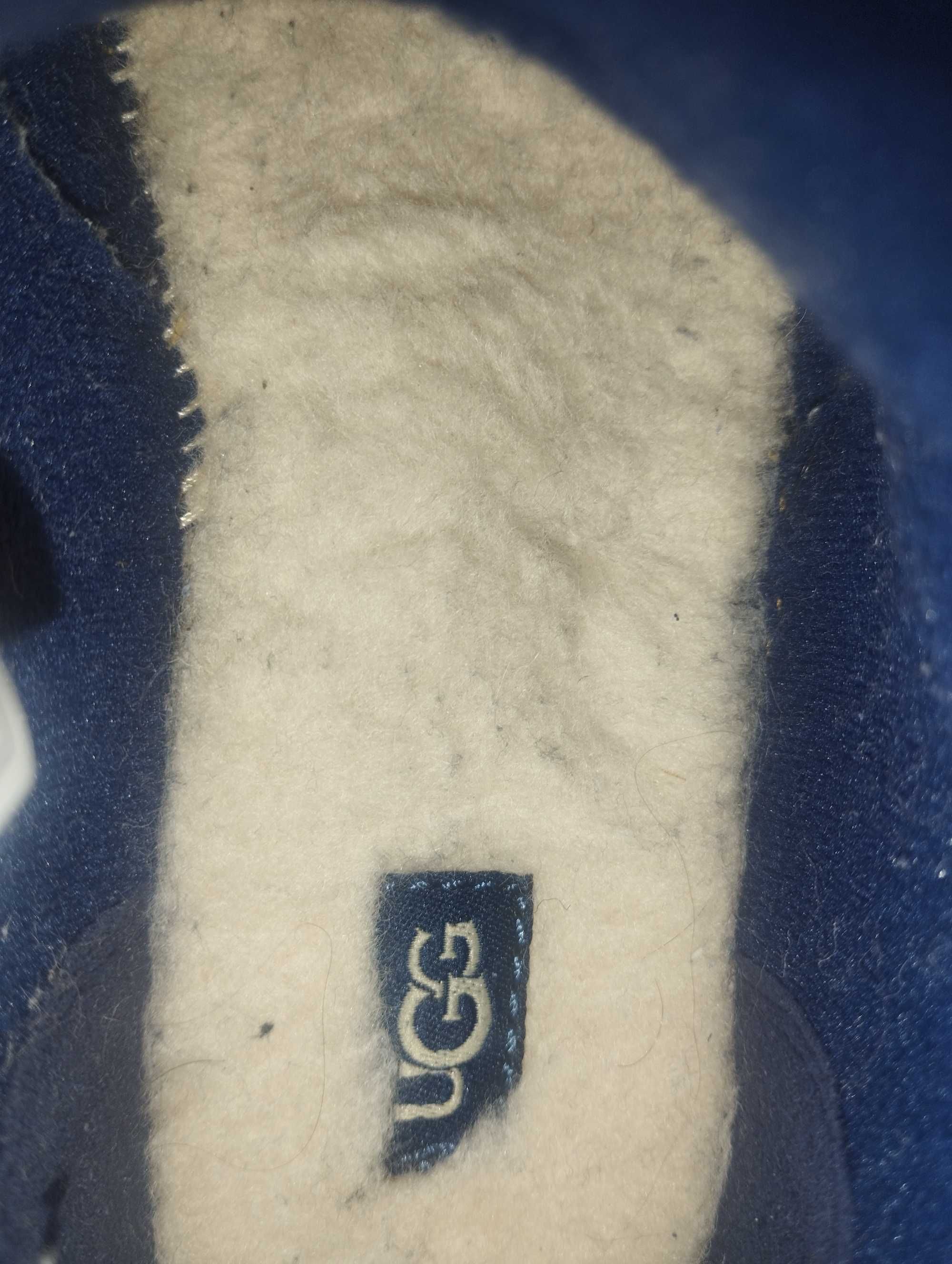 Ugg mărimea 28,5