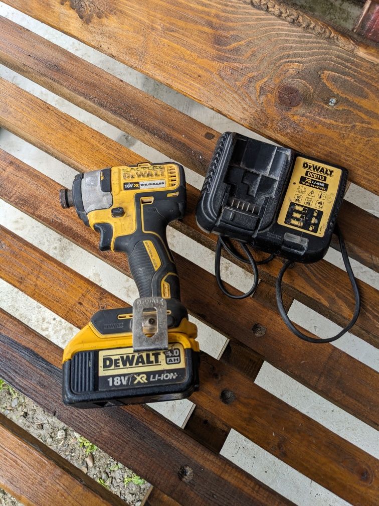 Autofiletantă Dewalt DCF887 impact Brushless