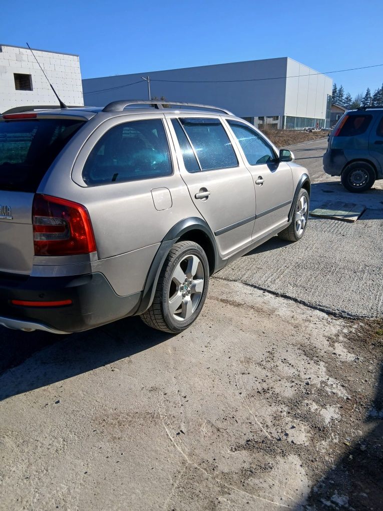 Vând skoda octavia scout 4×4