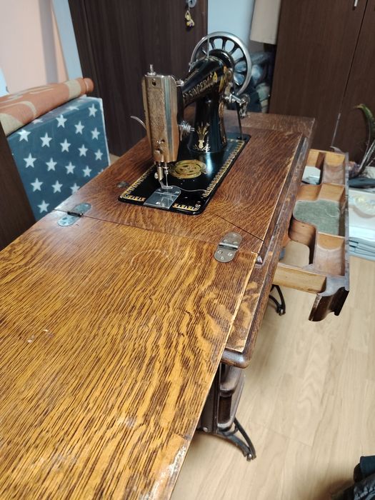 Masina de cusut Singer