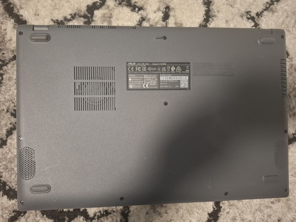Vând laptop Asus