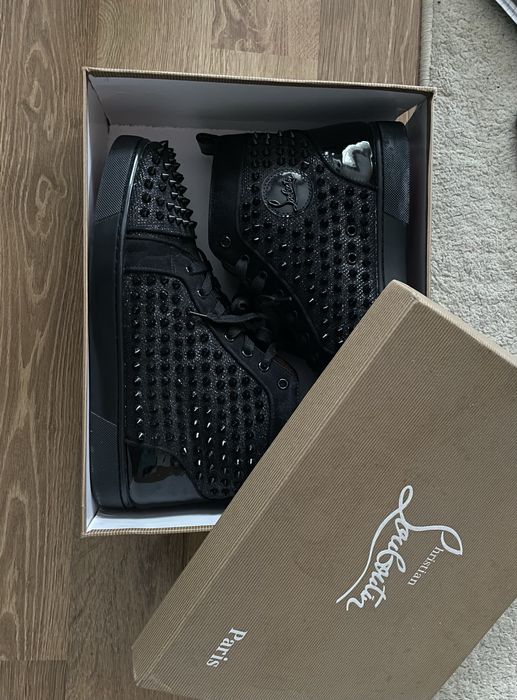 Louboutin negri cu tepi