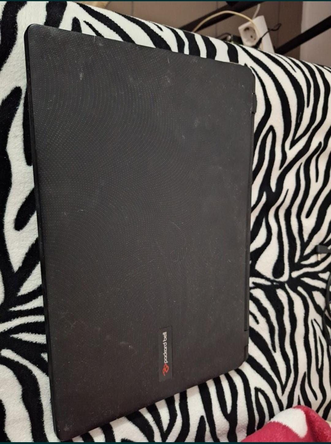 Vând laptop Acer-backard bell