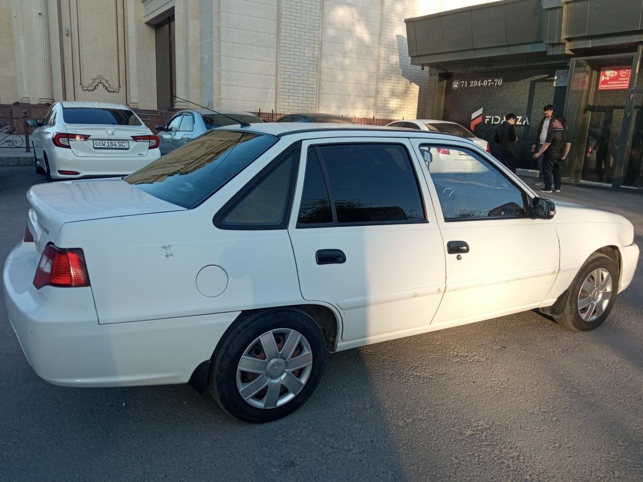 Nexia2 sotiladi rangi oq 2016 yil 529000 yurgani