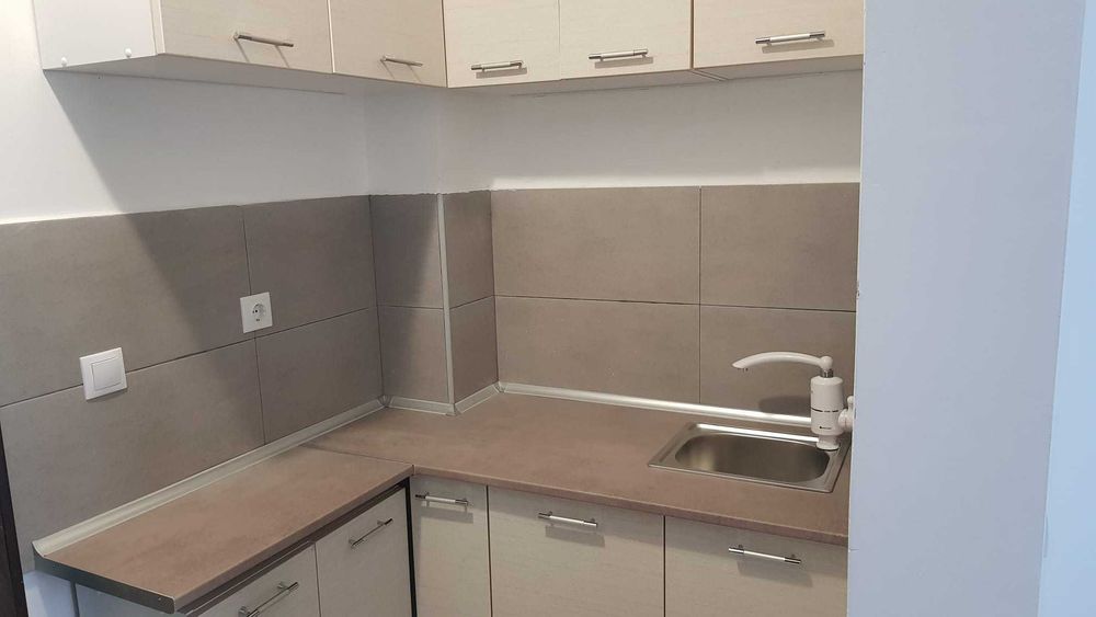 vand garsoniera Sibiu etaj 1 zona buna renovata mobilata variante