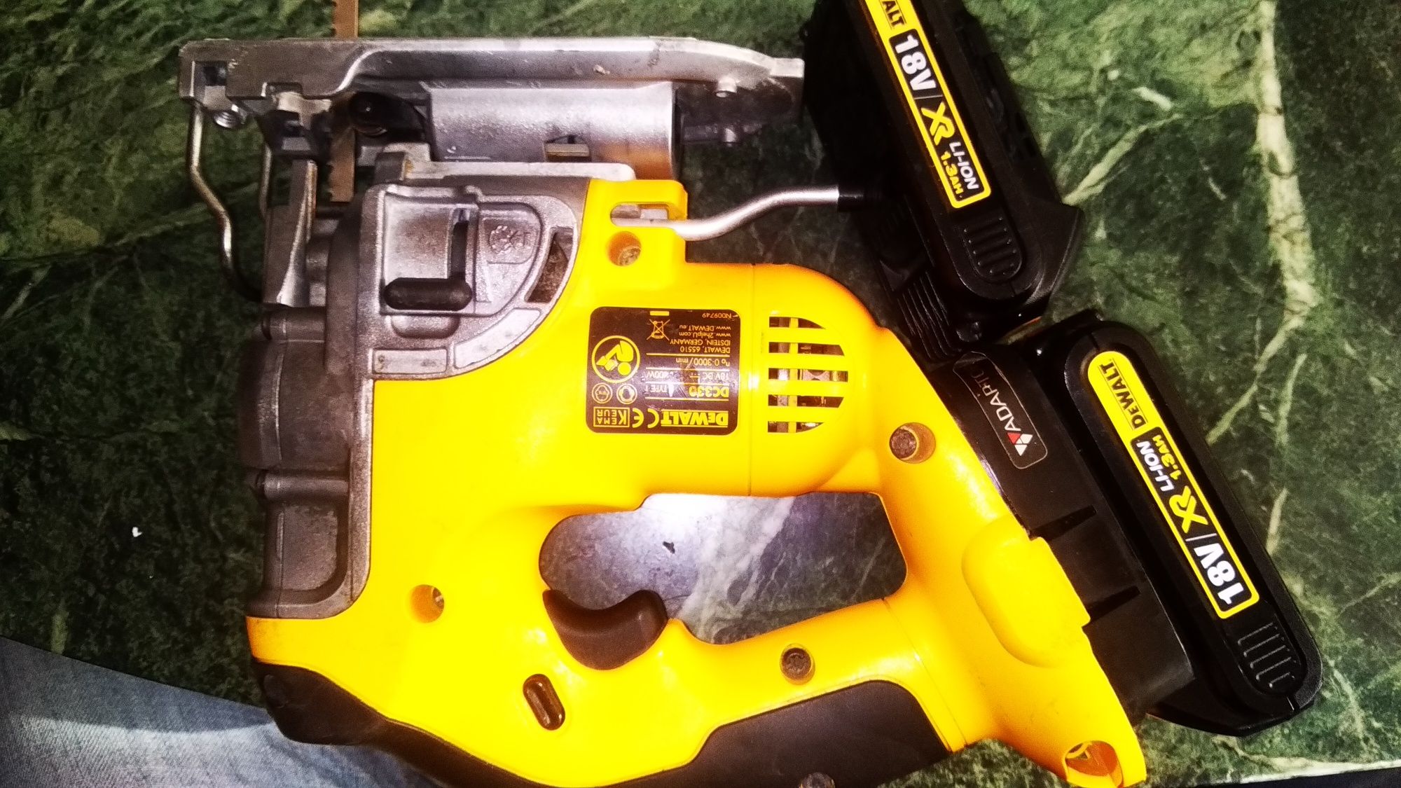 Vînd șoricel DEWALT DC330aproape nou f.intretinut+cu baterie NI-CD-18v