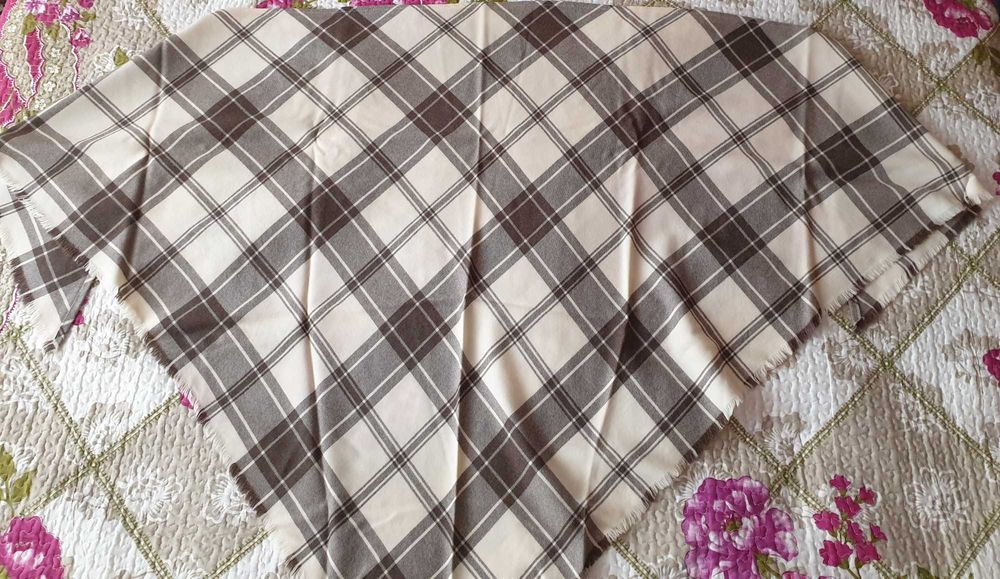 Batic bandana esarfa sal lana carouri Escada Max Mara Massimo Dutti