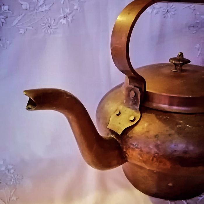 Винтидж чайник. Мед.
