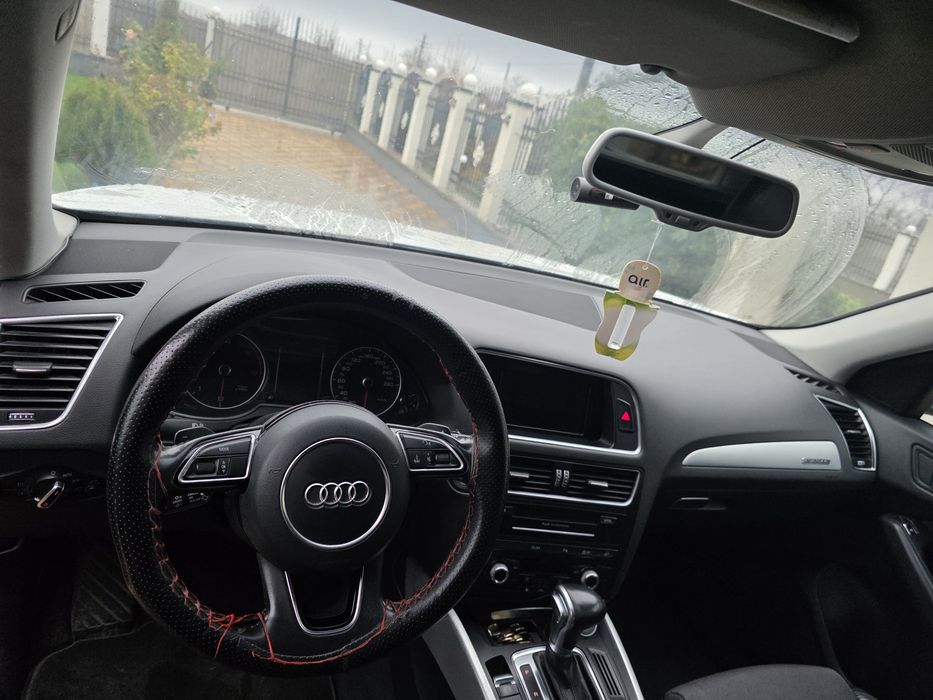 Audi q5 2015, luna 8
