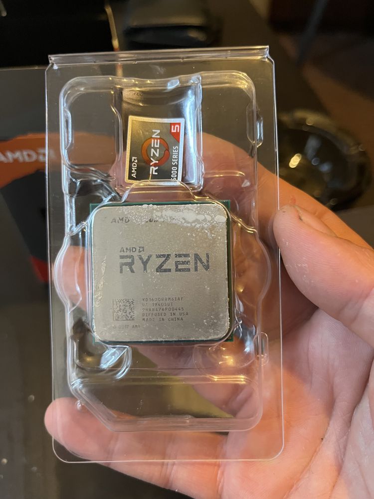 Продавам Процесор AMD Ryzen 5 1600 Six-Core Processor3.20 GHz