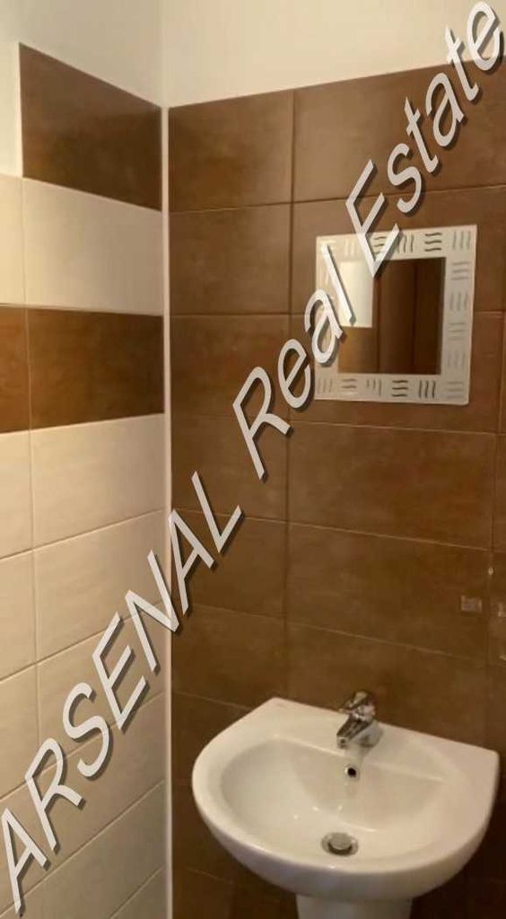 Дава се под наем Офис в София, Младост 3 - 120 кв.м за 1000 € - Снимка #3