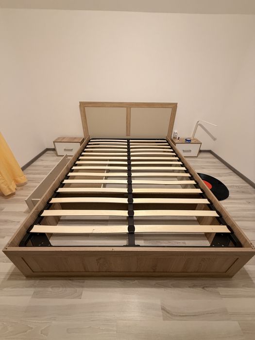 Pat dormitor 140x200 - cu mici urme de uzura (5 ani vechime)