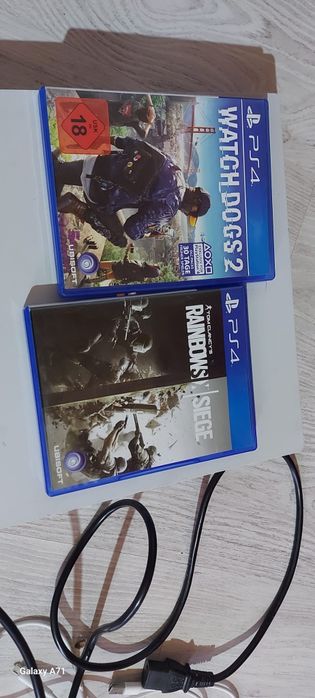 PS4 Pro special edition white1Tb resetat ,cu doua controlării si doua