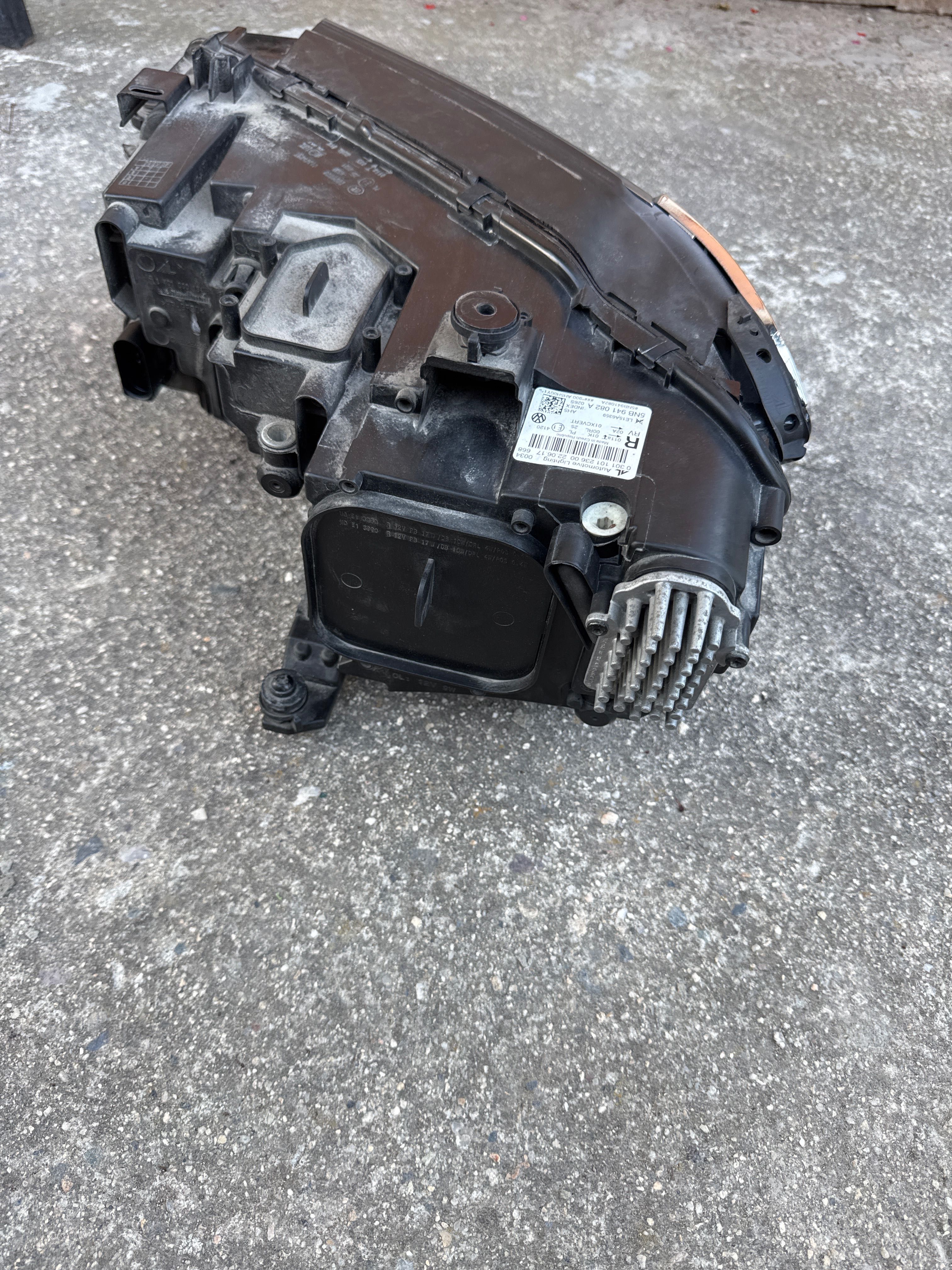Фар за Фолсваген Тигуна VW tiguan десен