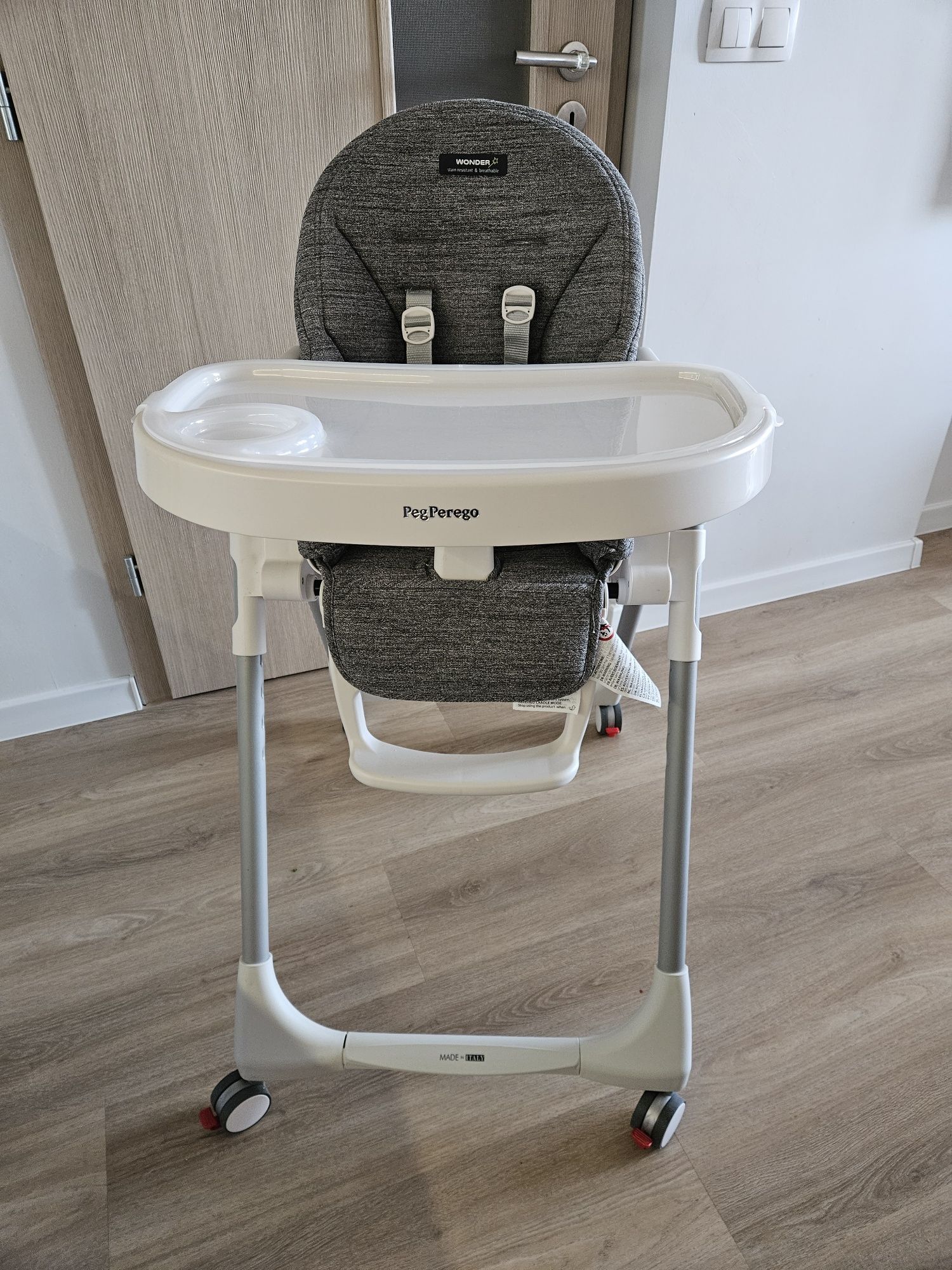 Бебешко столче за хранене Peg perego prima papa follow me.