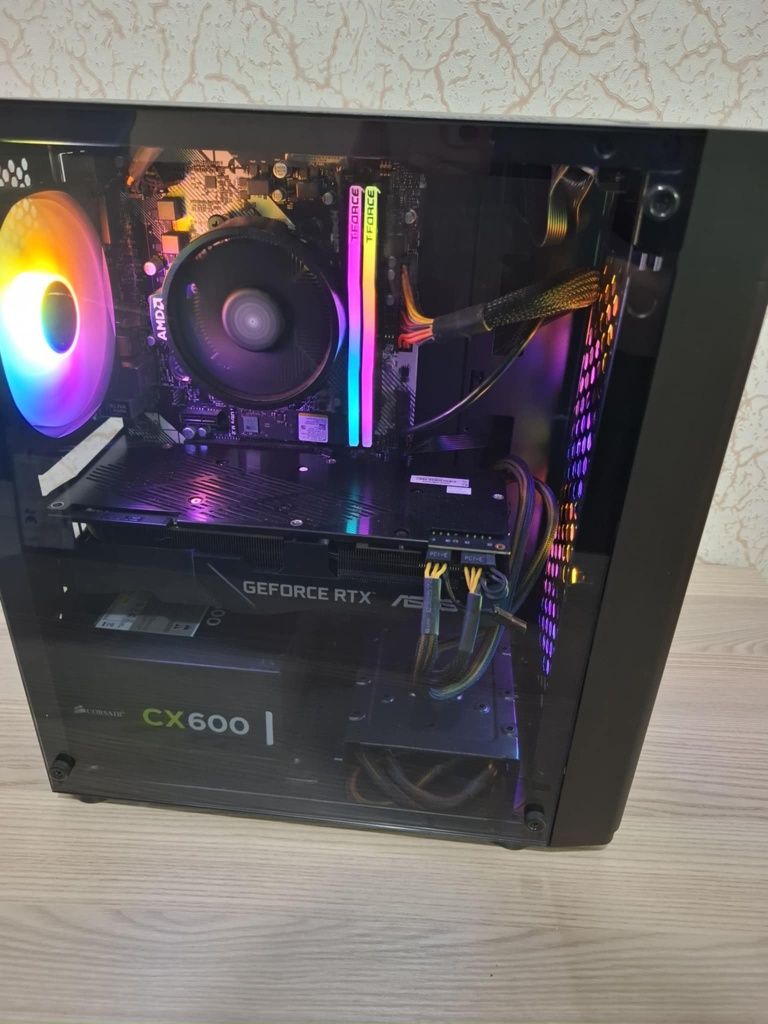 Геймърски компютър (Ryzen 5 5600, RTX 2070 Super, 16 GB)