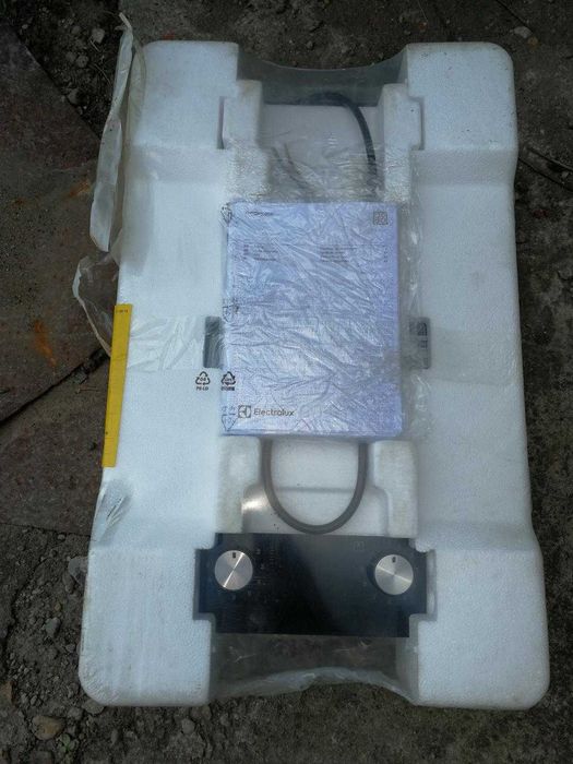 Plita incorporabila Electrolux  Inductie, 2 zone gatit, 30 cm, Negru