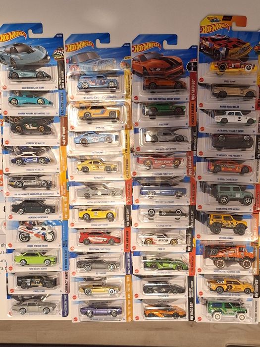 Lot 40 machete Hot Wheels