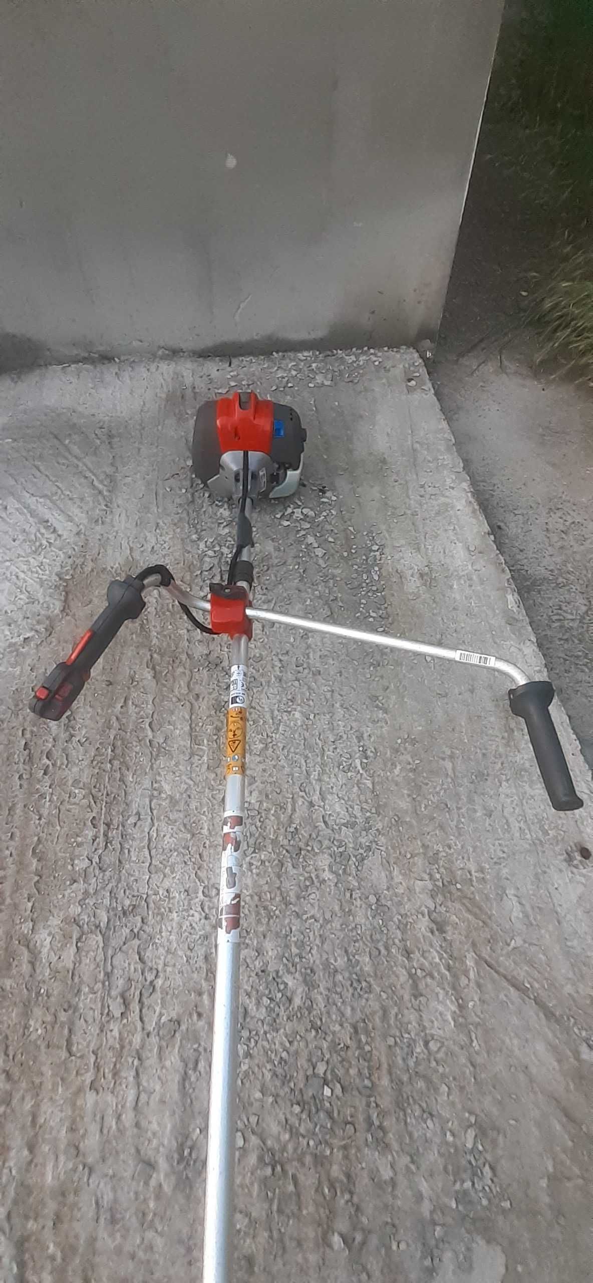 Motocoasa Husqvarna 135 R
