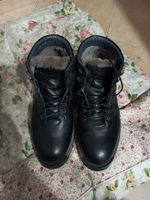 Продам турецкий мужской зимний кожанный обувь.