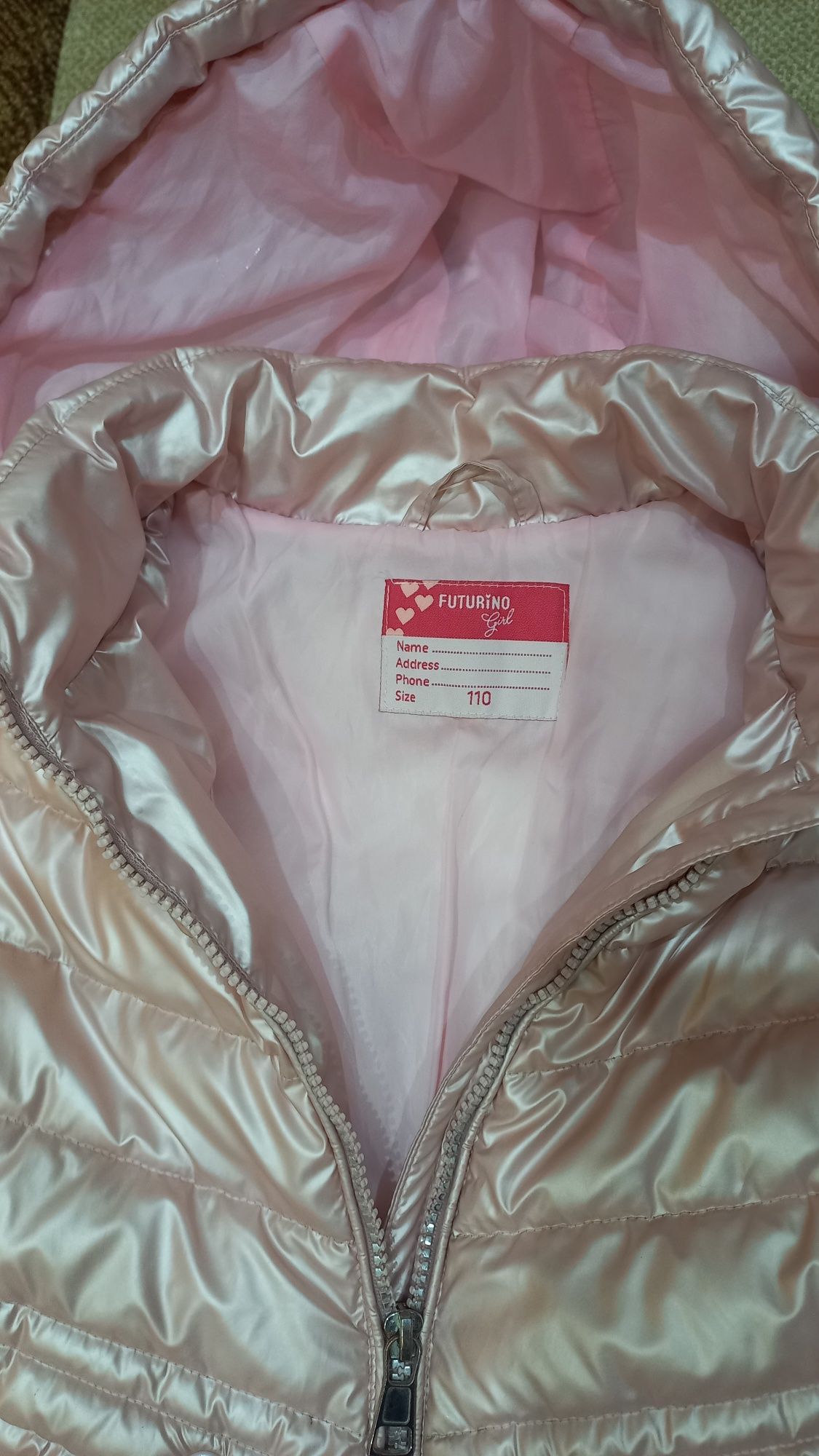 Продам куртку для девочки