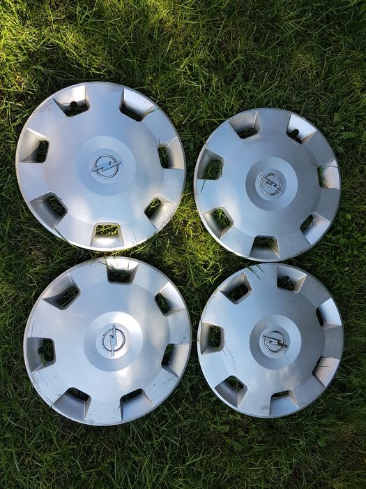 Capace diferite marci noi sau sh, piulite, prezoane