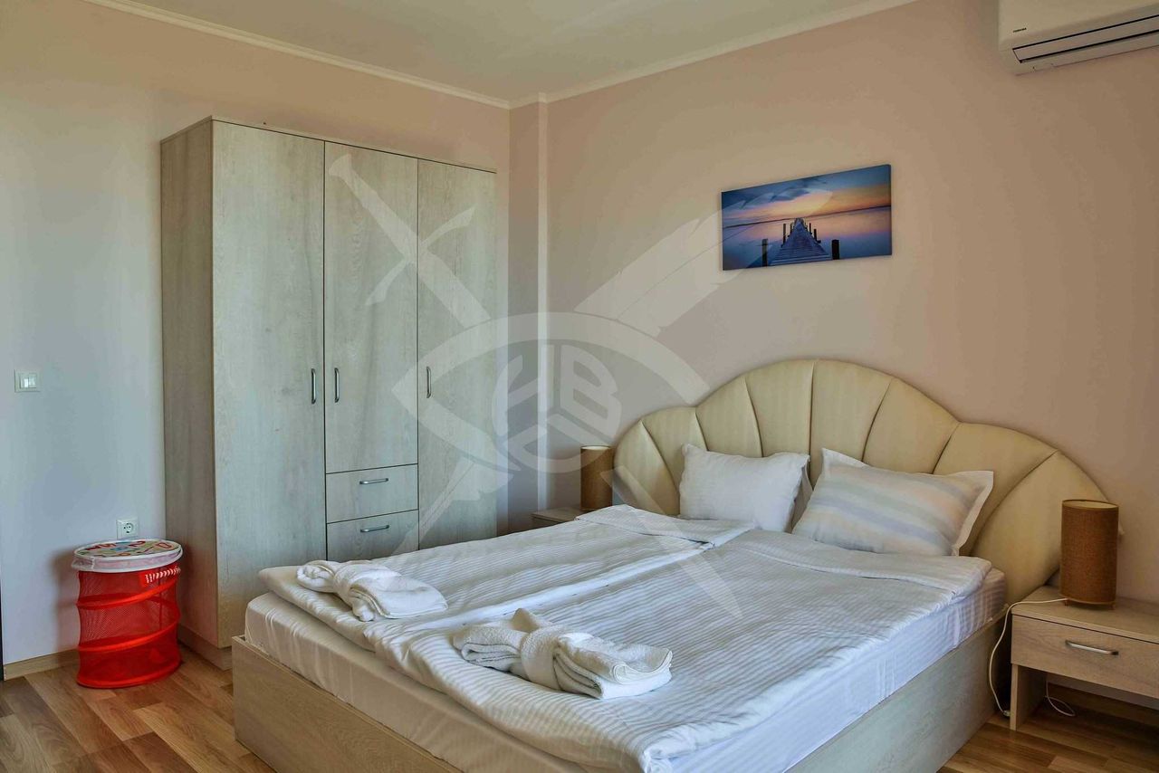 Продава се Двустаен апартамент в с. Шкорпиловци, Област Варна - 77 кв.м за 1221 €/кв.м - Снимка #2