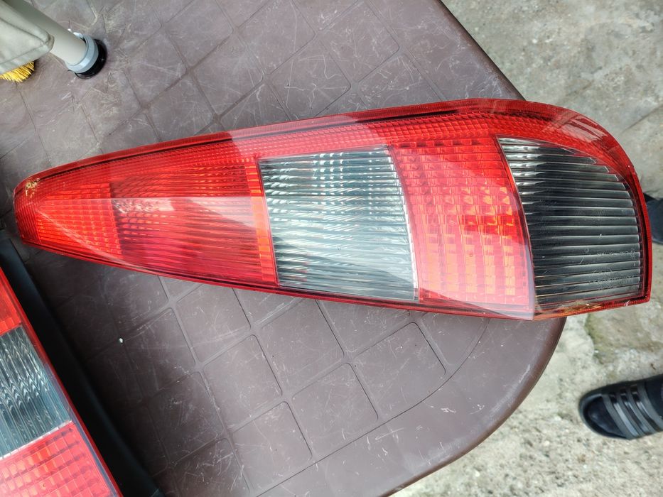 stop Ford fiesta 2003
