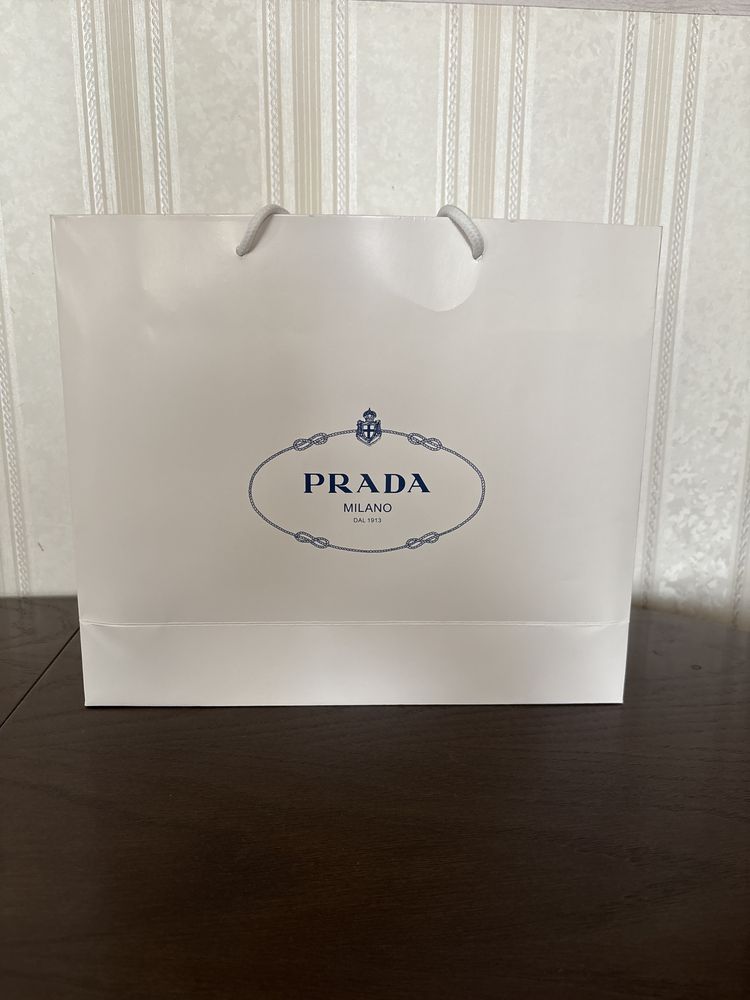 Продам сумку Prada
