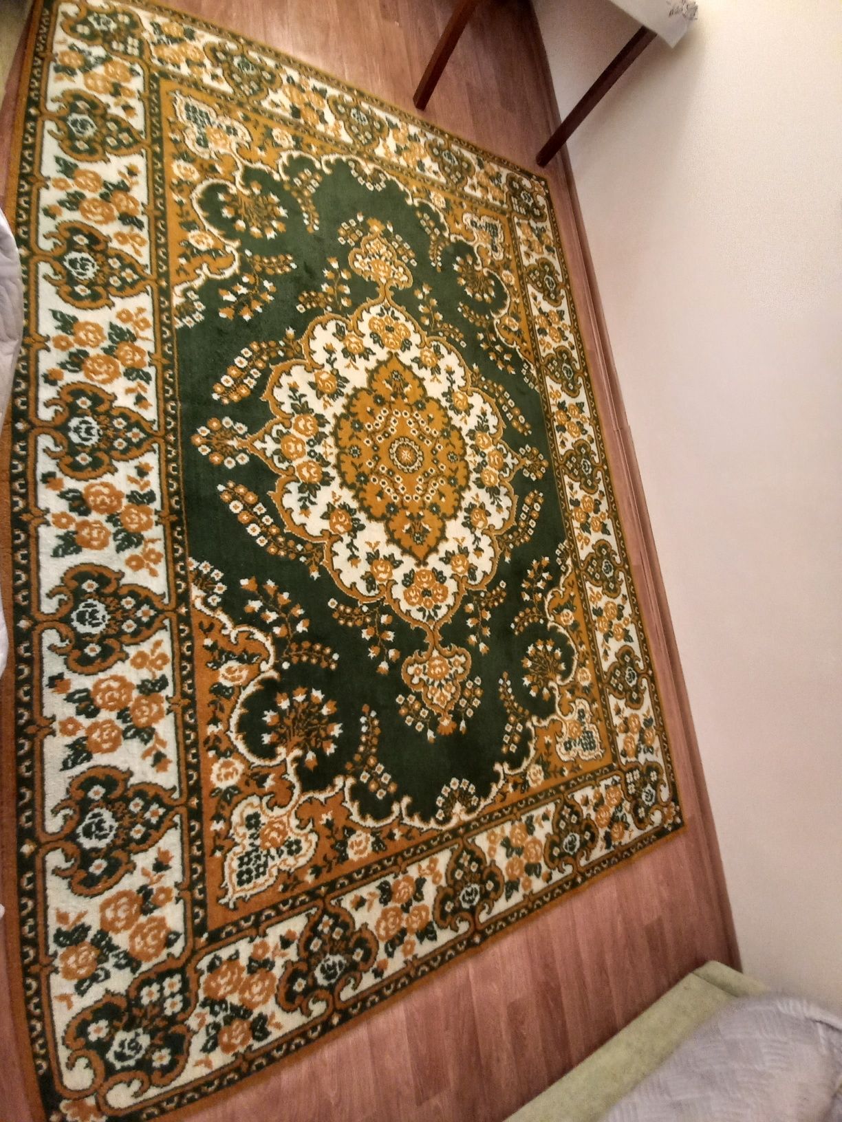 Продам ковры в хорошем состоянии