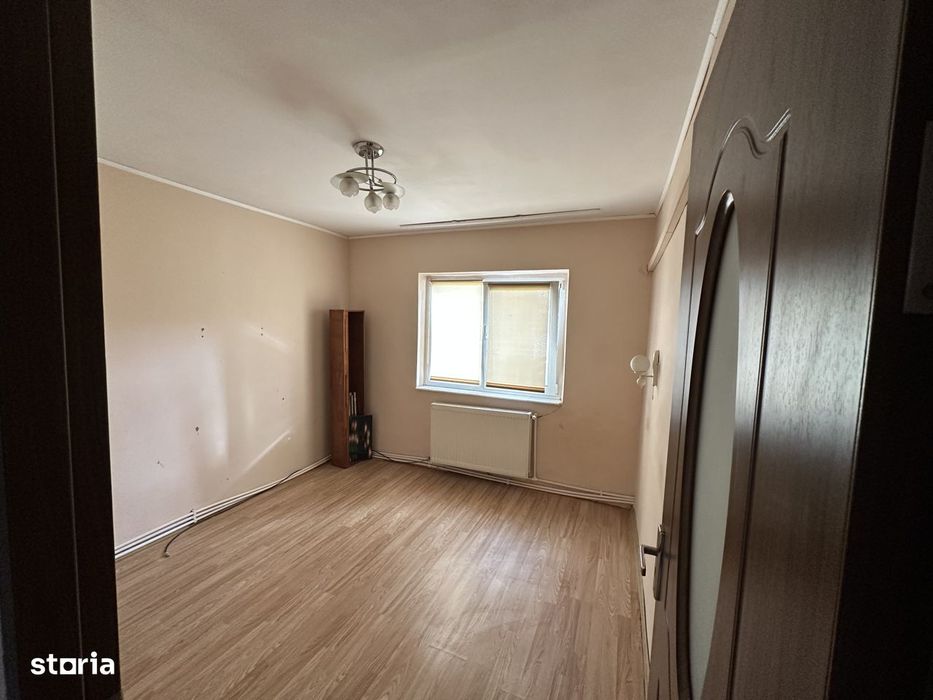 Apartament 2 cam decomandat Brosteni