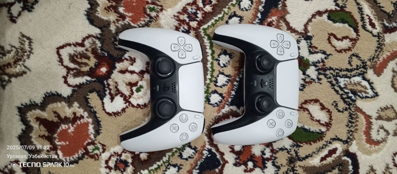Продам Playstation 5 Slim 2 Джойстик 1 ТБ состояние как новый