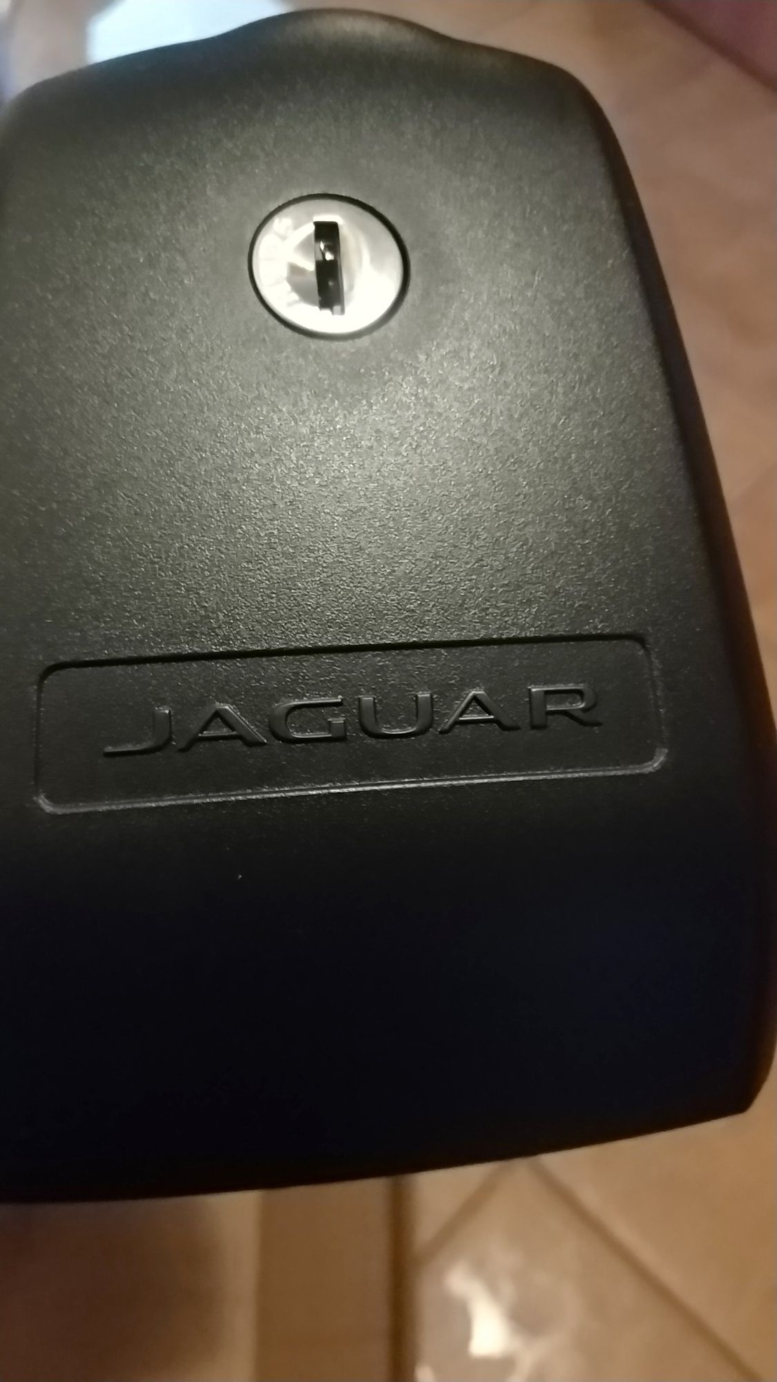 Ягуар оригинални нови греди багажник Jaguar E-pace thule