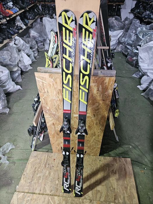 Schiuri schi ski Fischer 165  cm lungime.