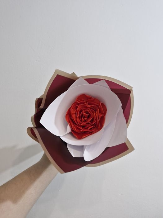 Роза из атласных лент