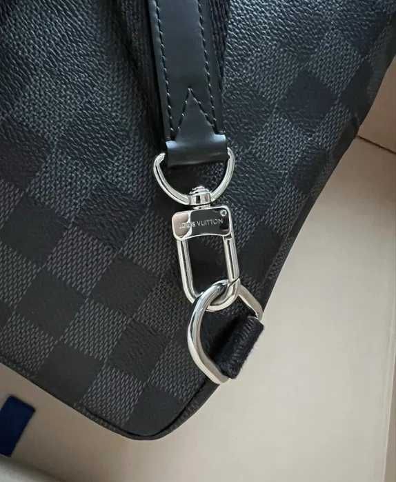 Чанта Louis Vuitton Avenue Sling Bag – Monogram Eclipse Canvas
