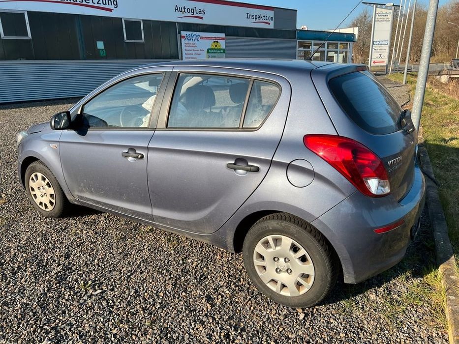 Dezmembrez  hyundai  i20 1.2 diesel