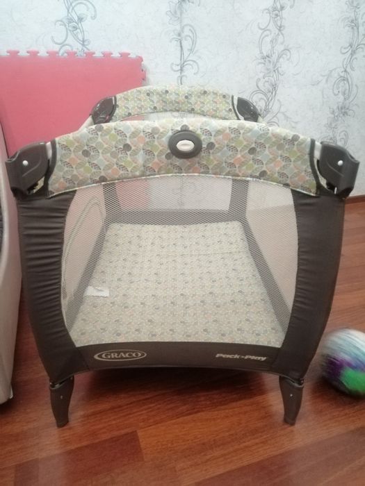 Продам манеж Graco