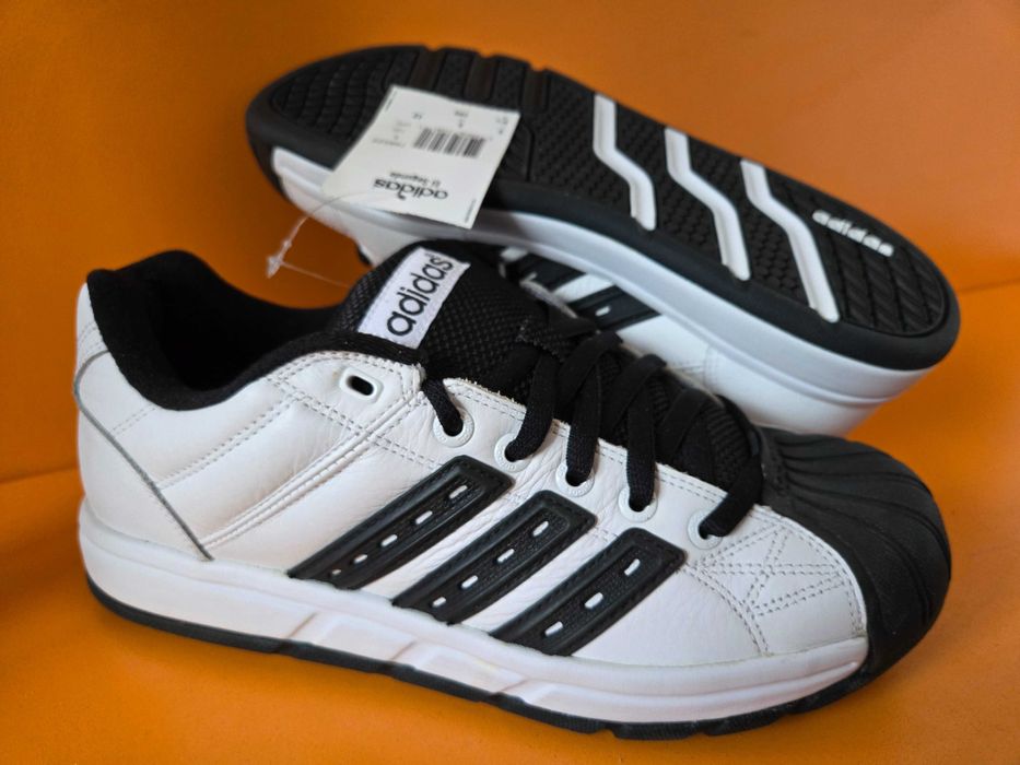 ADIDAS El Segundo чисто нови с етикет мъжки обувки ORIGINALS номер 42