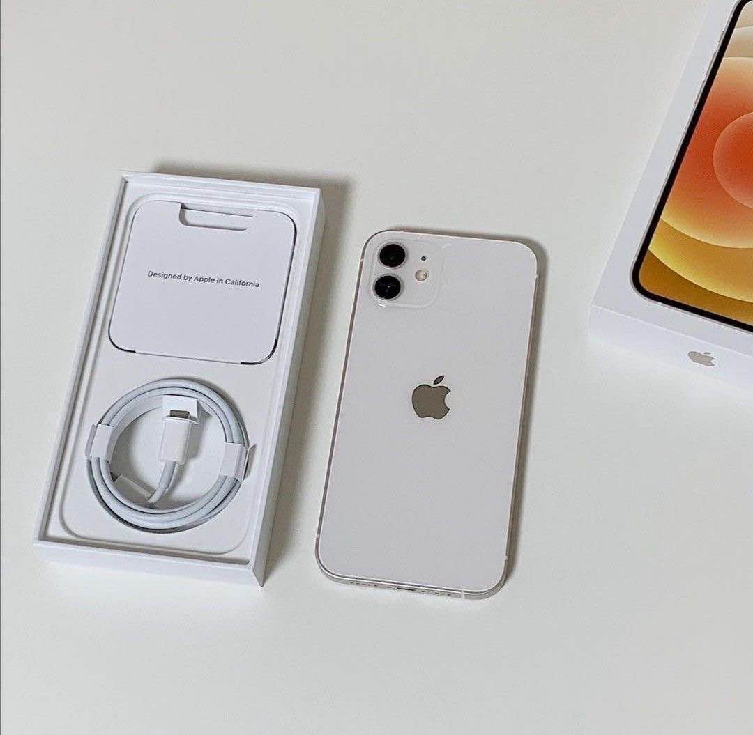 iPhone 11 4/128 gb