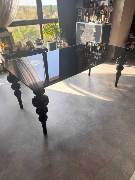 Masa dining ROVERE – sticlă neagră, design deosebit, 190x90cm